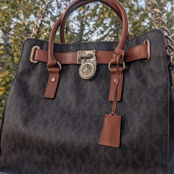 Michael Kors Brown and Tan Shoulder Bag - Picture 3 of 17